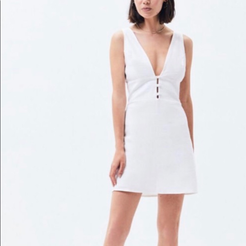 adorable white dress 🤍